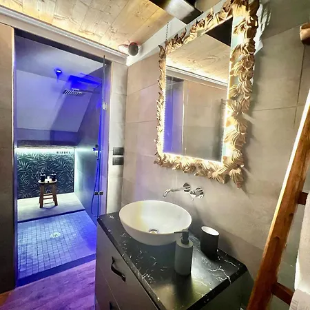 Al 53 Luxury Place In *